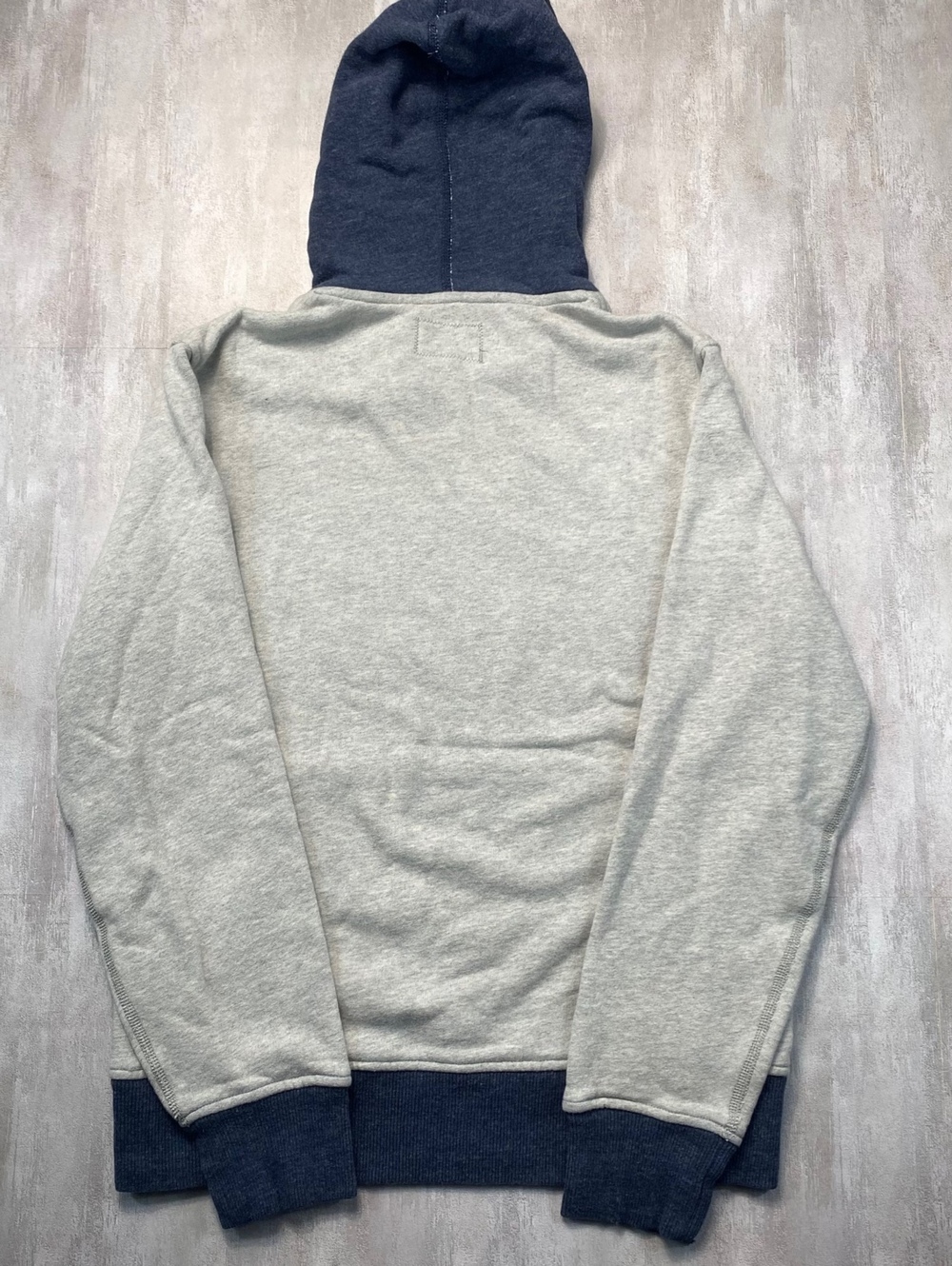Vintage Late 2010s Mens Small Hoodie Sweatshirt Colorblock Grey Navy Pullover - Picture 7 of 7